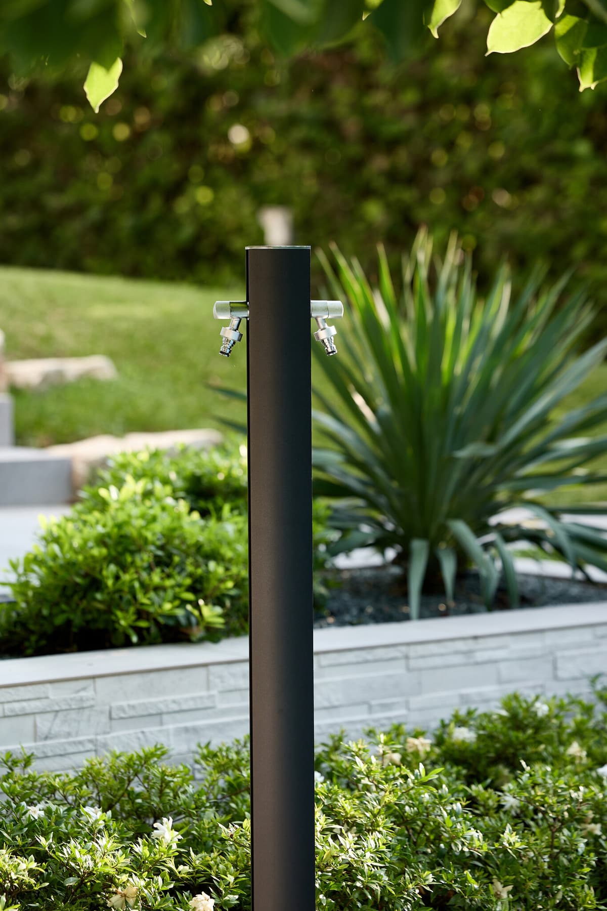 Aquapoint TOTEM Oval Metal Black 120CM - L 9CM thumbnail 10