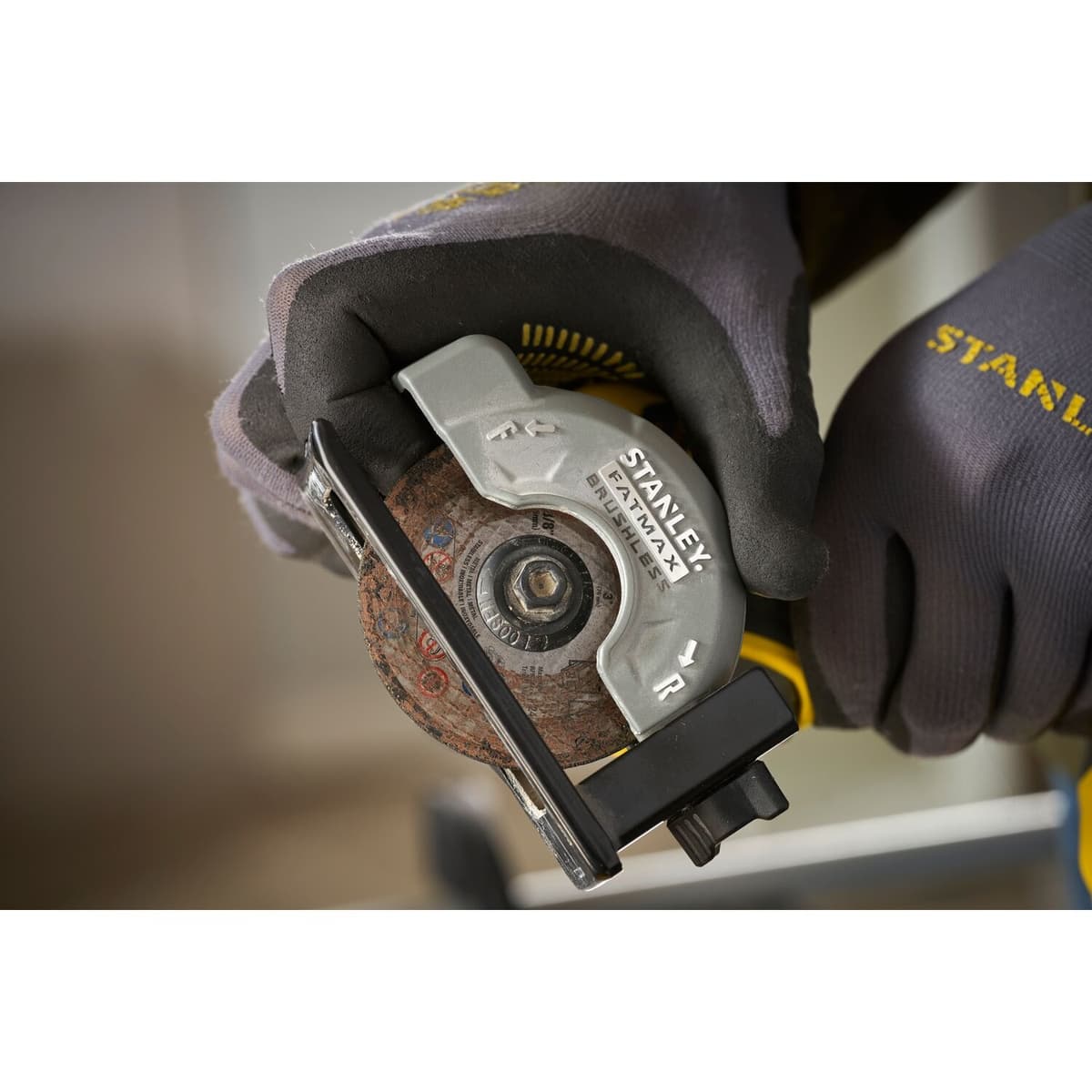 Stanley SFMCM300B V20 Accu Multi Cirkelzaag thumbnail 7