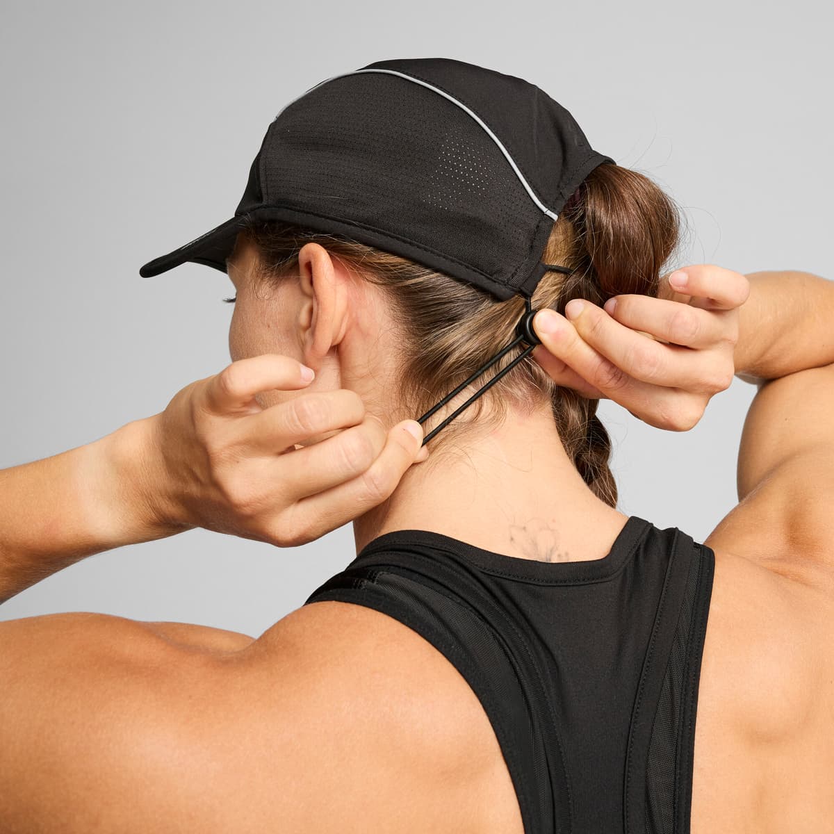 PUMA x HYROX pet met 5 panelen en korte klep, Zwart thumbnail 3