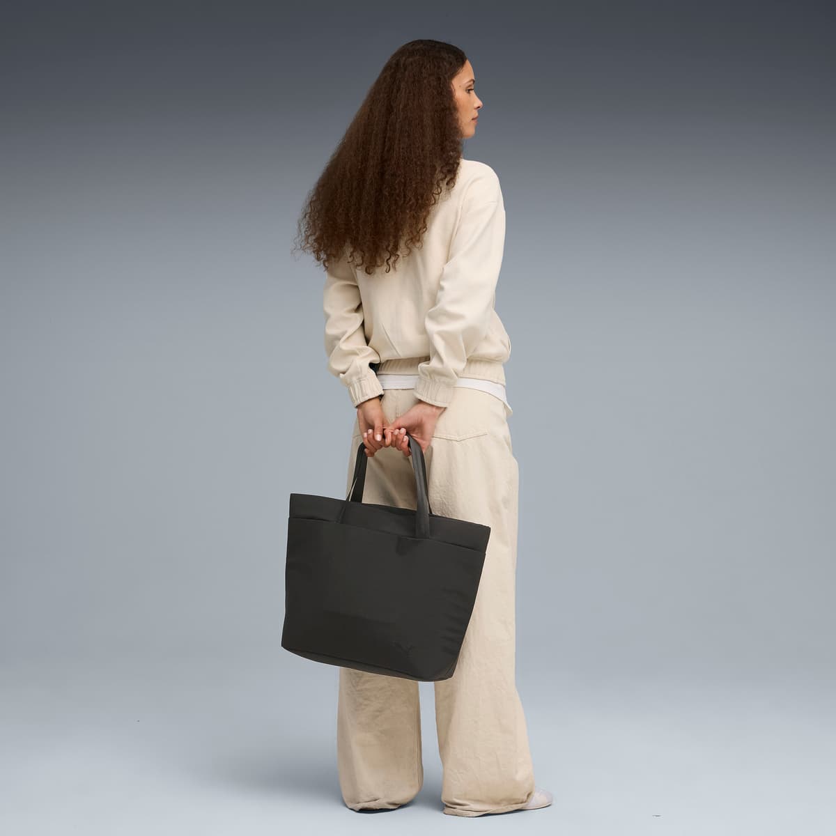 PUMA HER 19 L shopper voor Dames, Zwart thumbnail 6