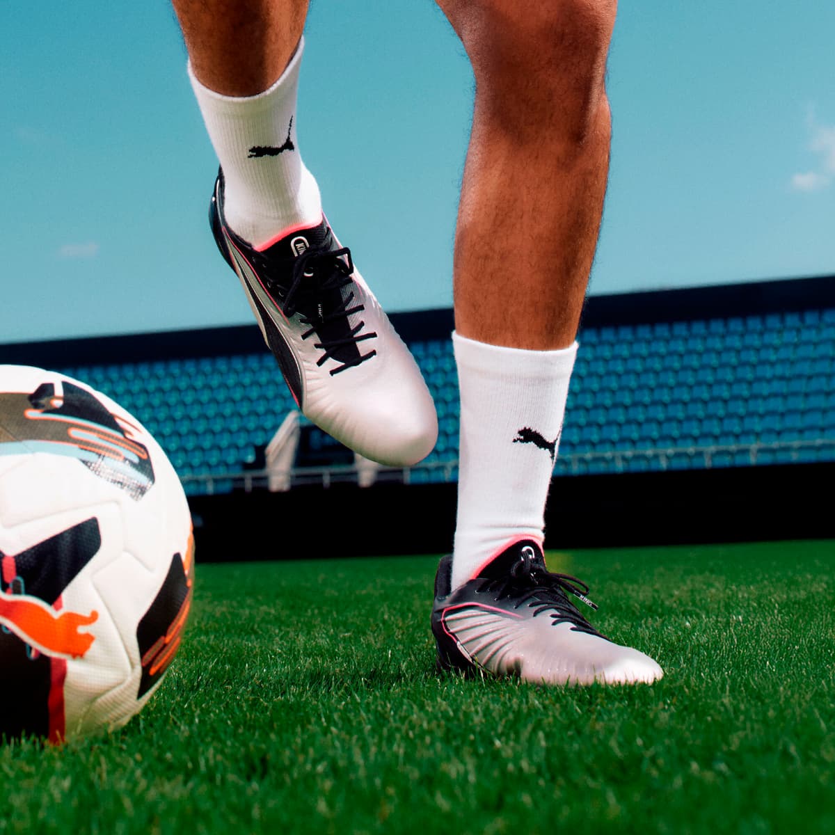 PUMA KING ULTIMATE FG/AG voetbalschoenen, Zwart/Zilver, Maat 37,5 thumbnail 2