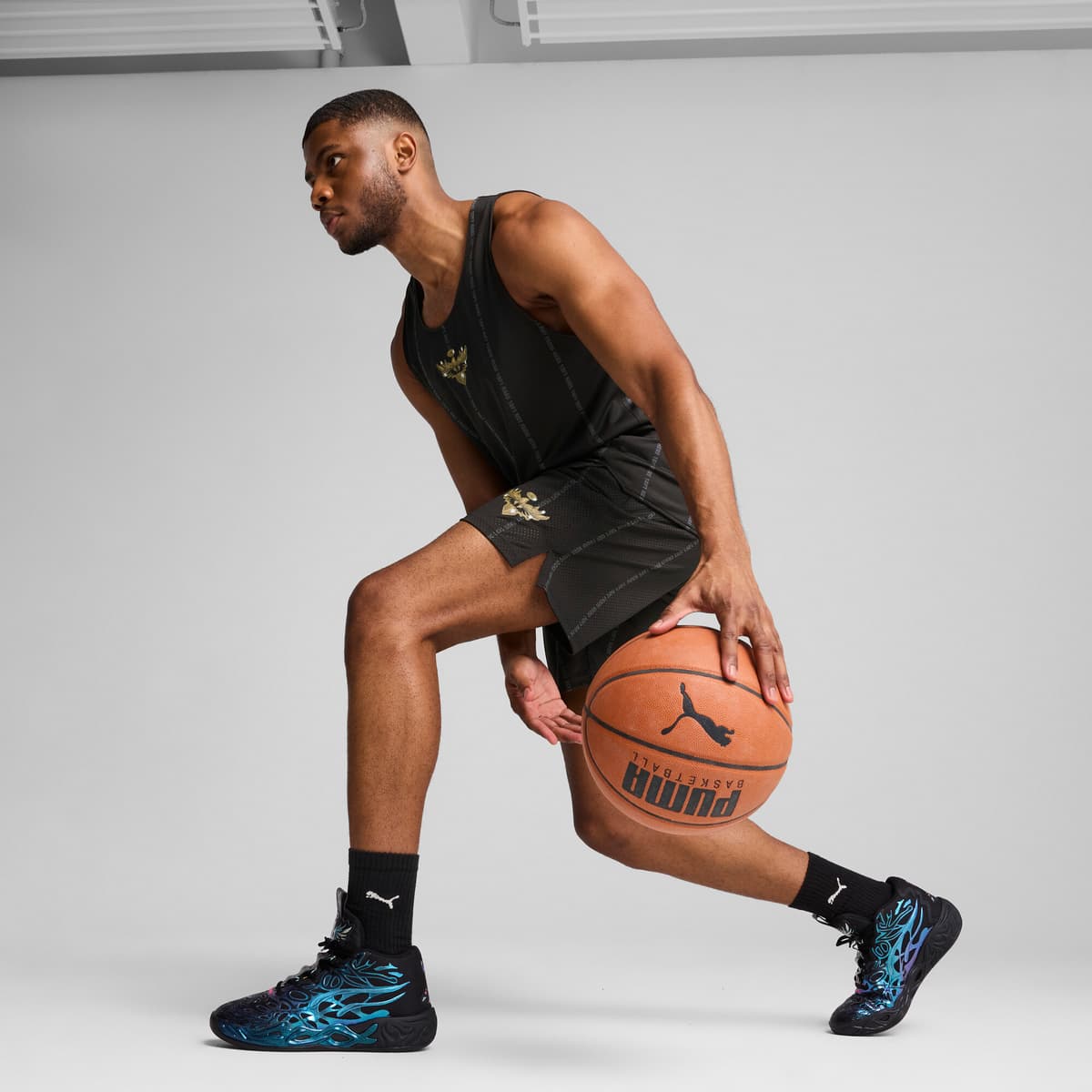 PUMA MB.04 Reflections uniseks basketbalschoenen, Zwart, Maat 44,5 thumbnail 8