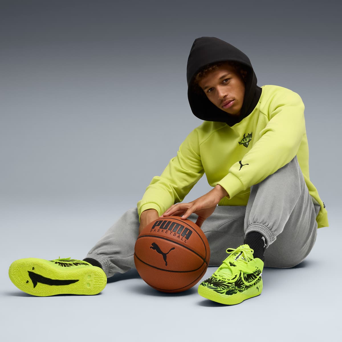 PUMA MB.05 Voltage basketbalschoenen Uniseks, Zwart/Geel, Maat 38,5 thumbnail 8