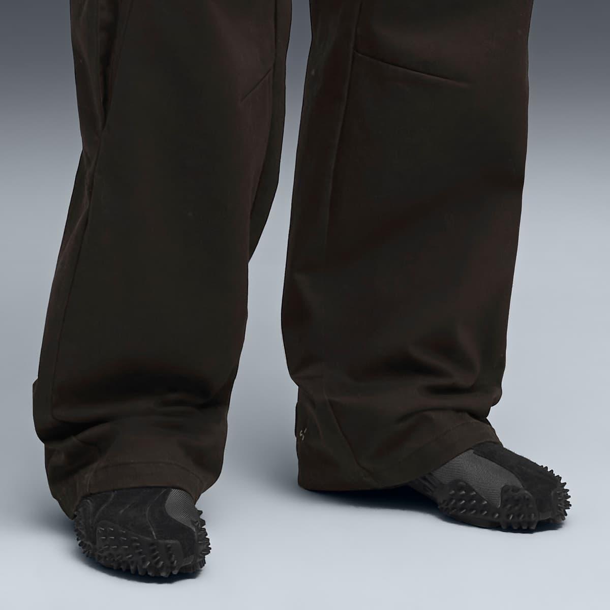 PUMA x SAN SAN GEAR Mostro Cage uniseks sneakers, Zwart/Grijs, Maat 46 thumbnail 9