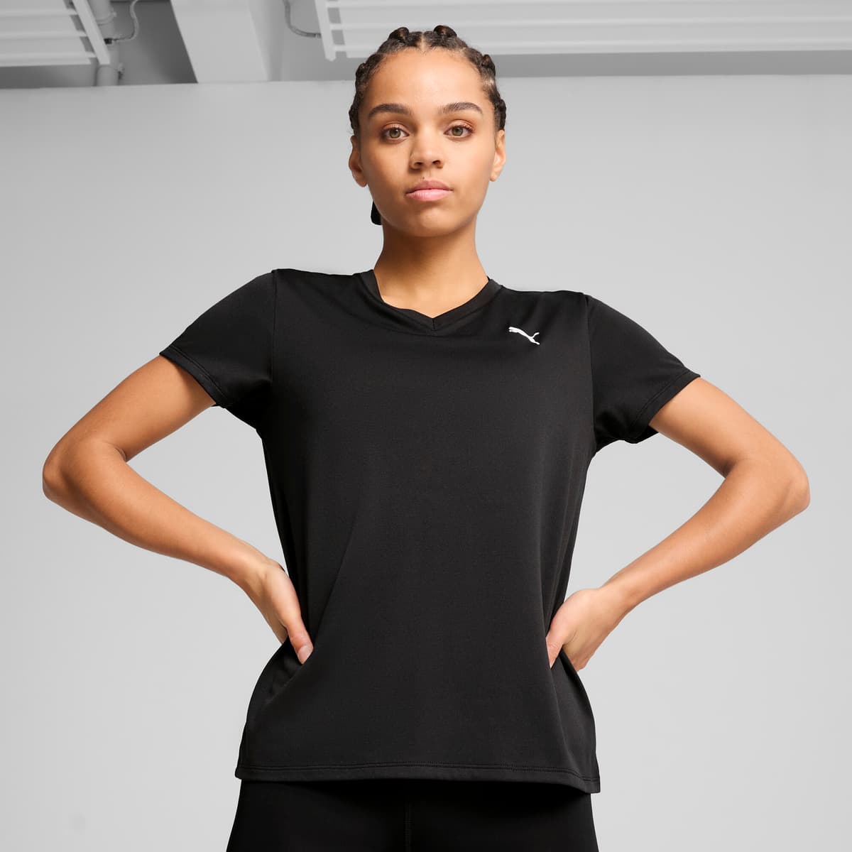 PUMA TAD ESSENTIALS T-shirt met V-hals voor Dames, Zwart, Maat XXL