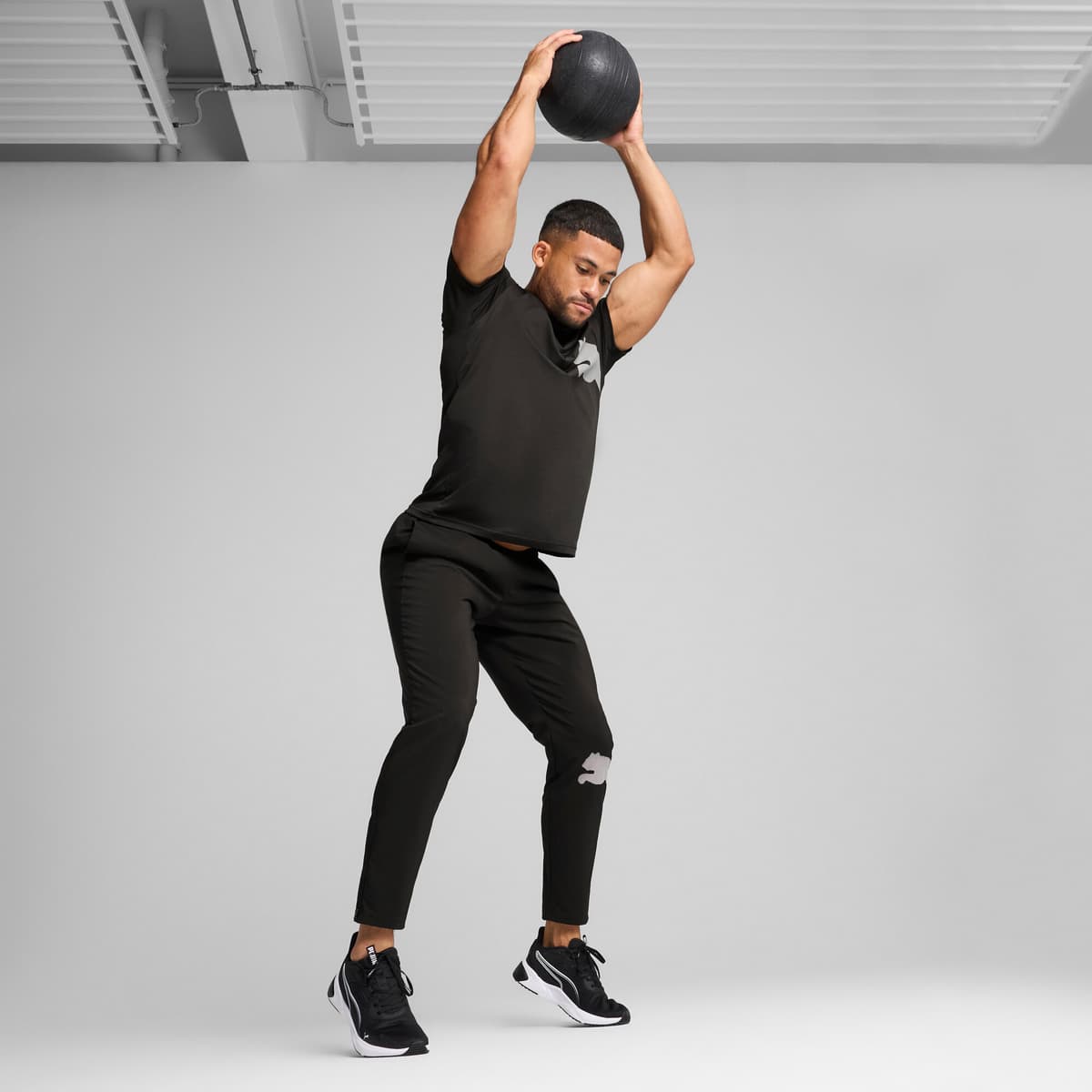 PUMA Train All Day Big Logo geweven broek voor Heren, Zwart, Maat XL thumbnail 4