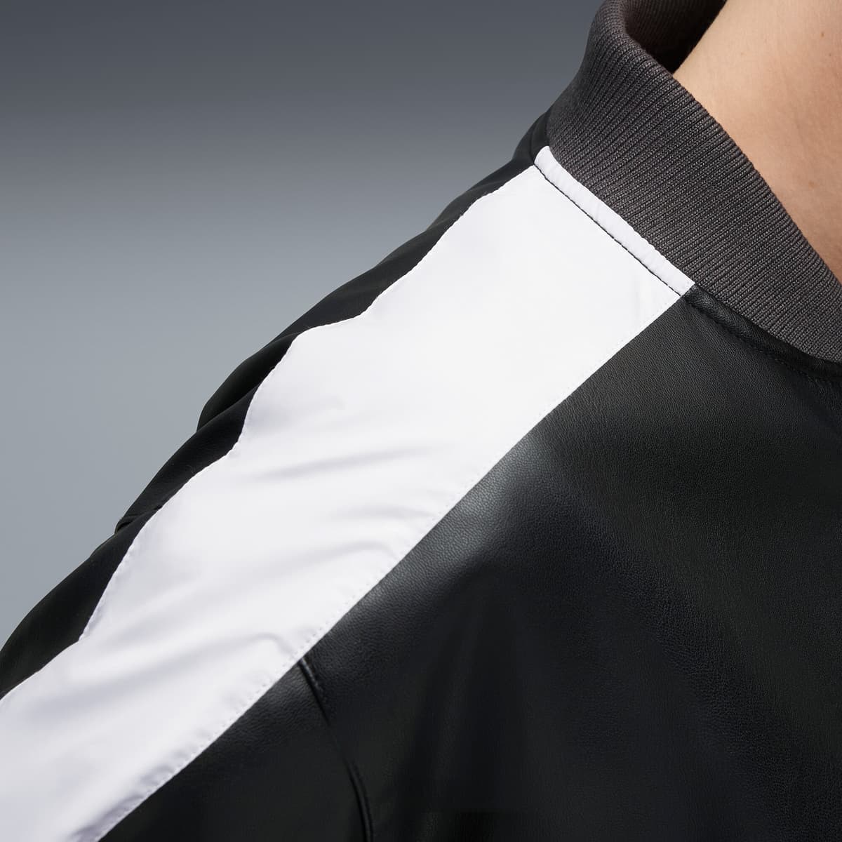 PUMA T7 bomberjack voor Dames, Zwart, Maat XS thumbnail 4