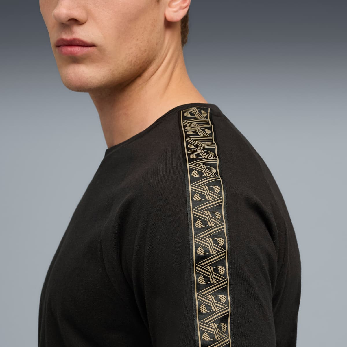 PUMA KING T-shirt voor Heren, Zwart/Goud, Maat S thumbnail 2