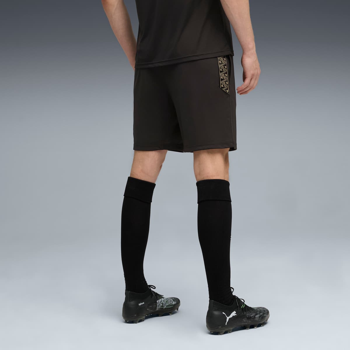 PUMA KINGtouch voetbalshort voor Heren, Zwart/Goud, Maat XXL thumbnail 3