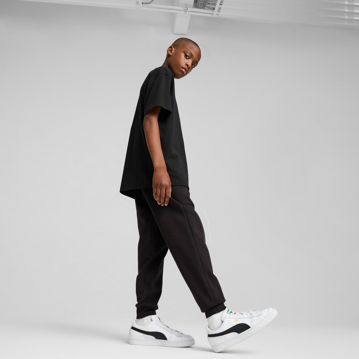 PUMA ESS No. 1-logo fleece sweatpant voor Heren, Zwart, Maat 11-12Y thumbnail 2