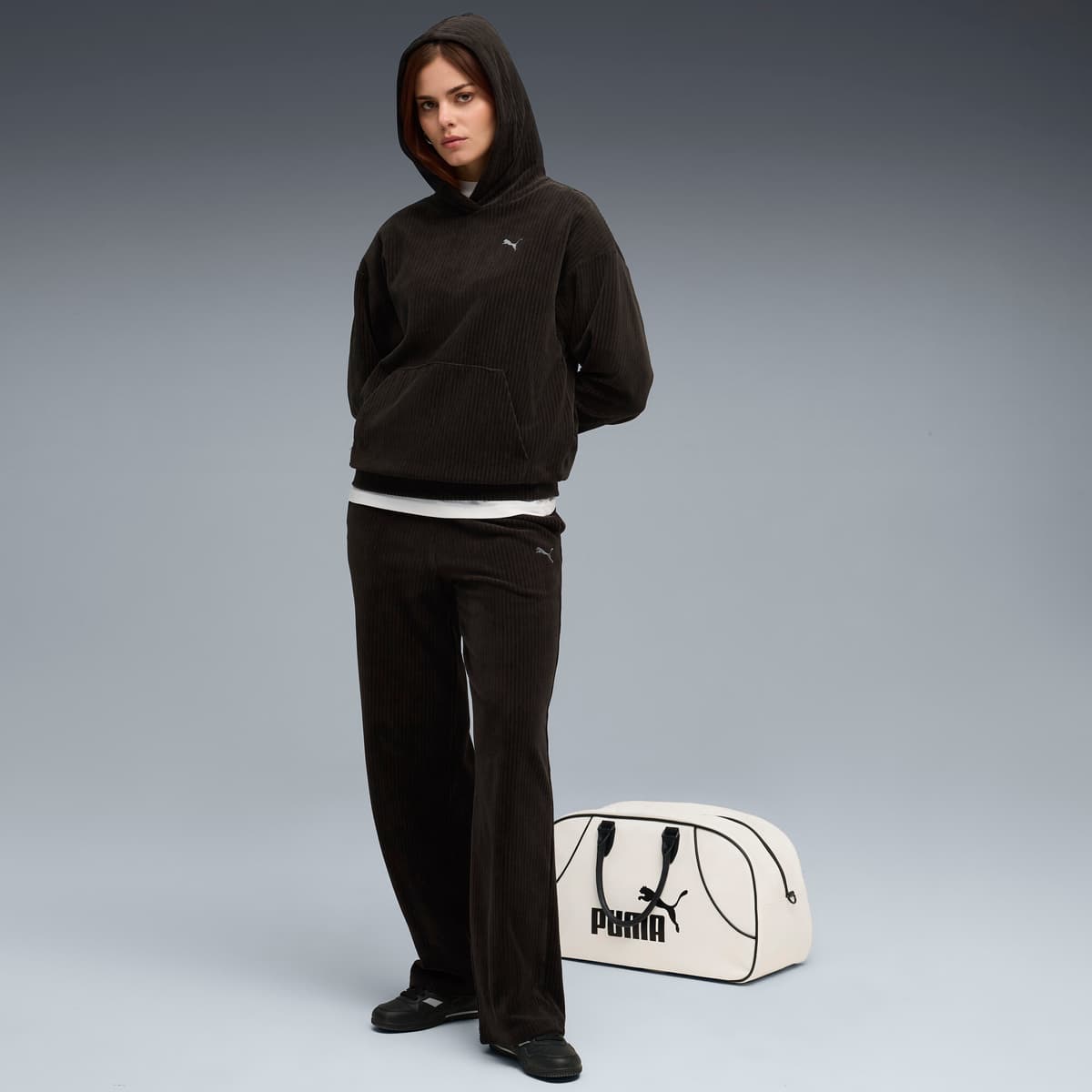 PUMA Essentials Elevated Comfort velours geribbelde hoodie voor Dames, Zwart, Maat XL thumbnail 4