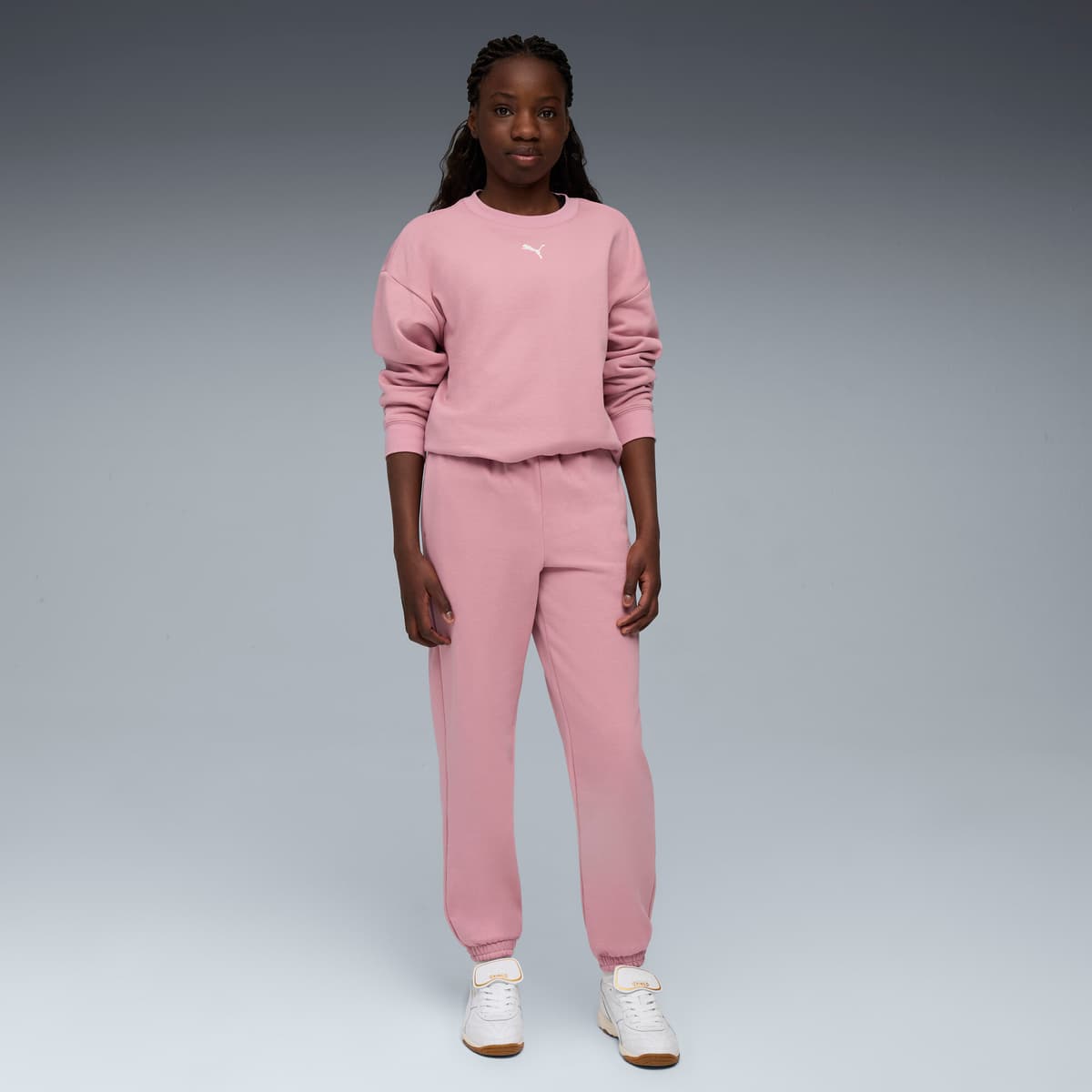 PUMA Loungewear oversized joggingpak voor Dames, Roze, Maat 13-14Y