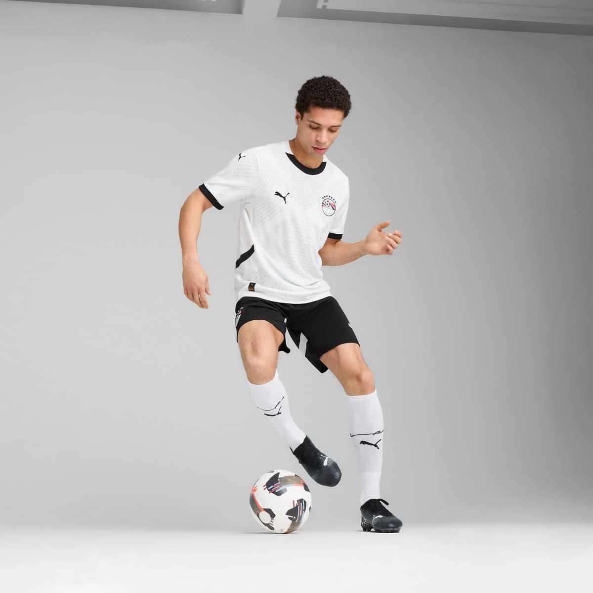 PUMA Egypte 2025 short voor Heren, Zwart/Wit, Maat 3XL thumbnail 4