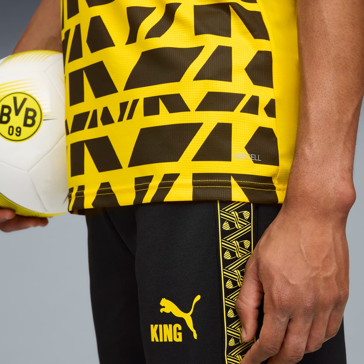 PUMA Borussia Dortmund pre-match shirt voor Heren, Zwart/Geel, Maat XS thumbnail 2