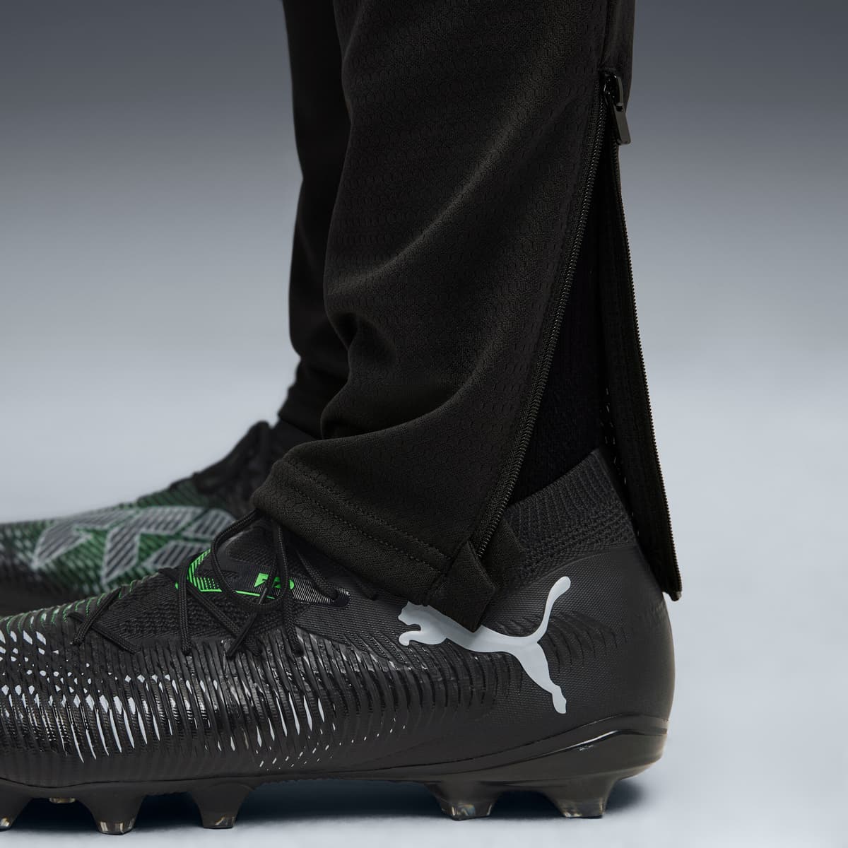 PUMA Manchester City trainingsbroek voor Heren, Zwart/Zilver, Maat M thumbnail 2