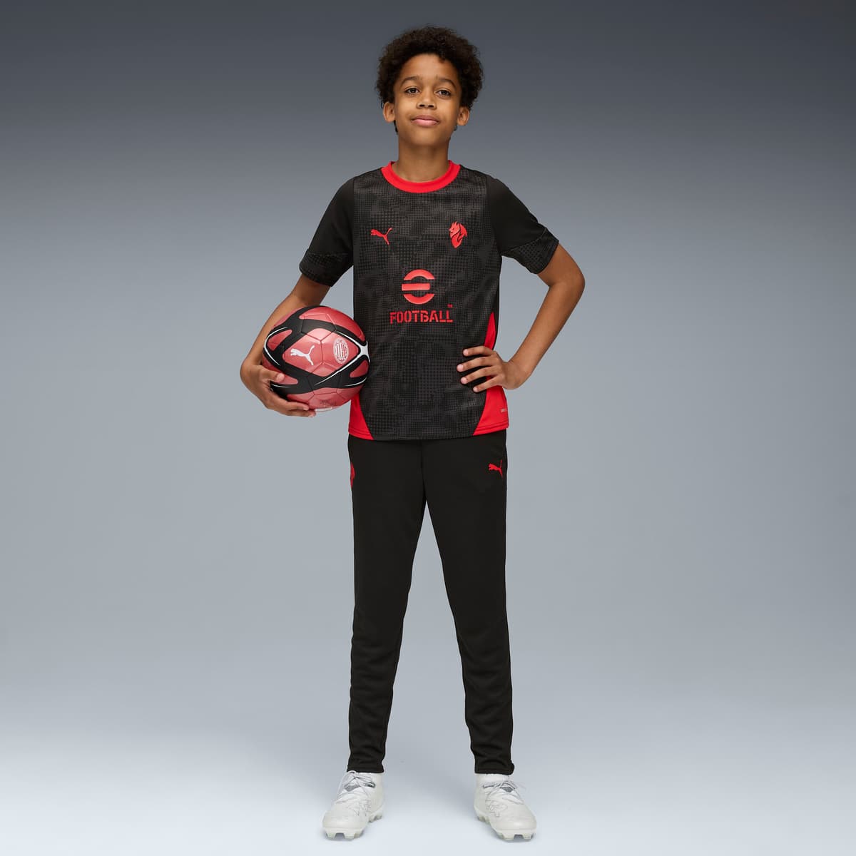 PUMA AC Milan trainingsbroek, Zwart/Rood, Maat 9-10Y thumbnail 5