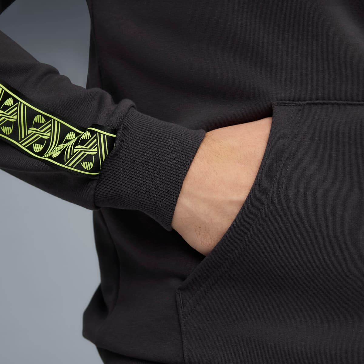 PUMA Borussia Dortmund KING hoodie voor Heren, Grijs/Geel, Maat XXL thumbnail 2