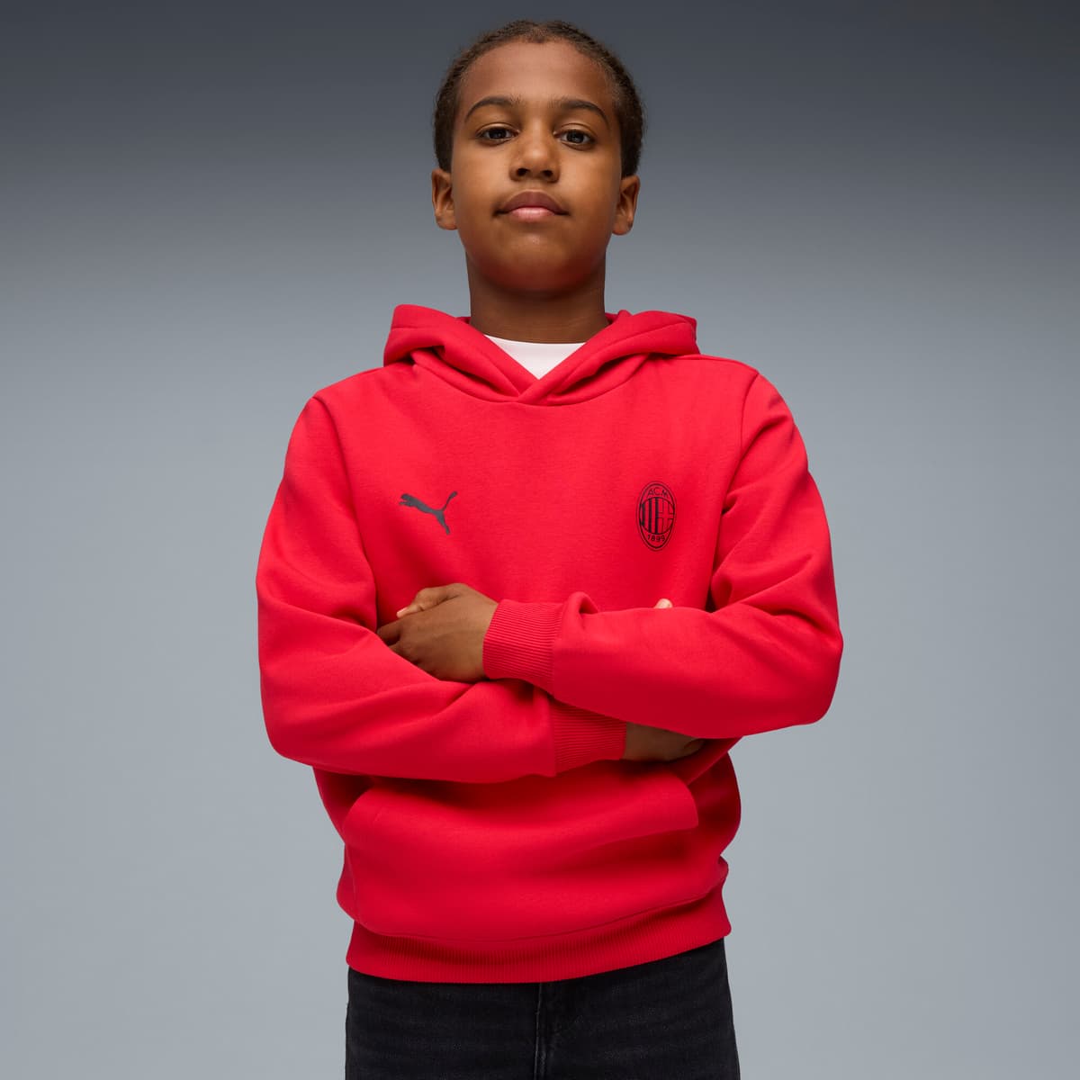 PUMA AC Milan FtblEssentials hoodie voor Heren, Zwart/Rood, Maat 7-8Y