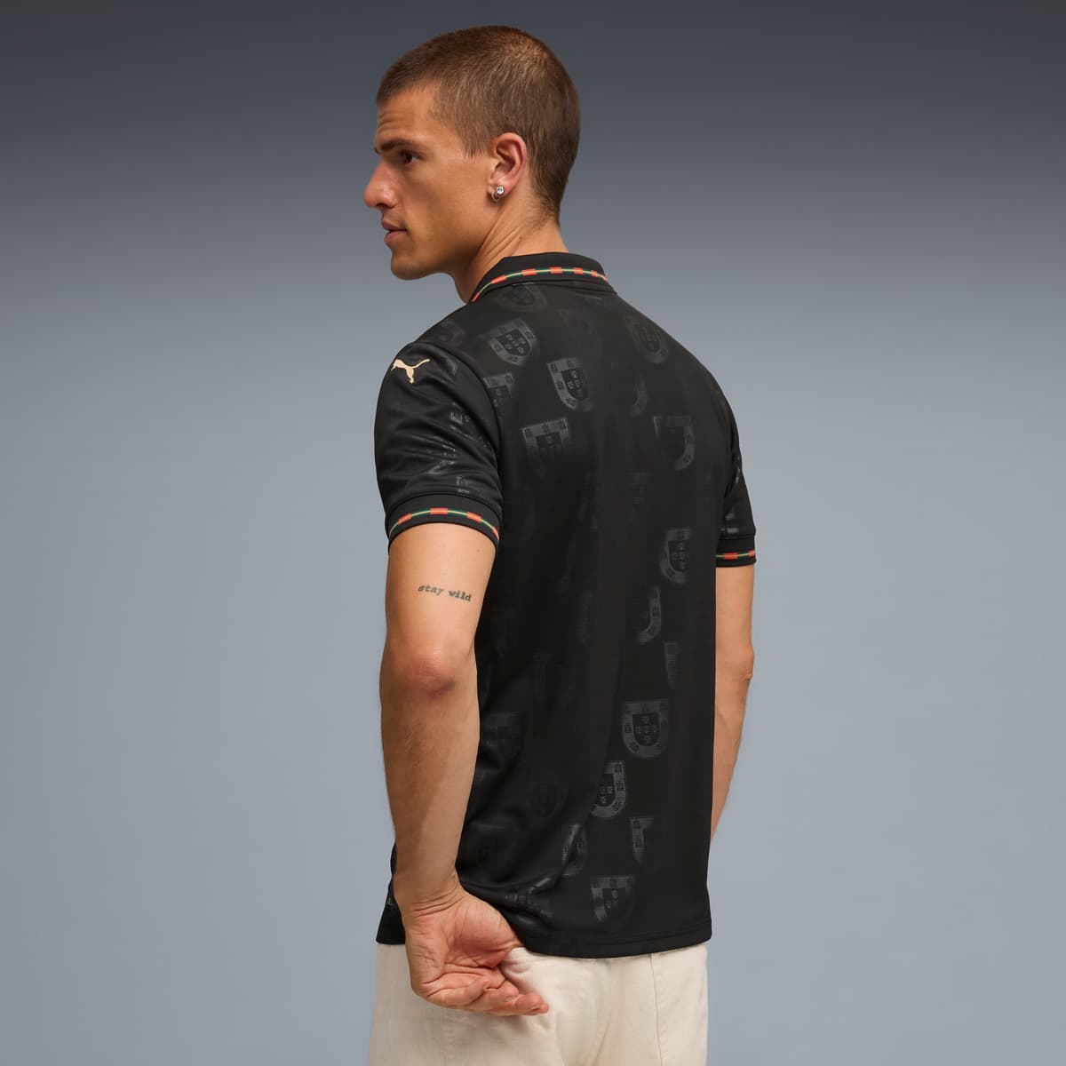 PUMA Portugal 25/26 Special Edition EusÃ©bio voetbalshirt voor Heren, Zwart/Goud, Maat M thumbnail 4