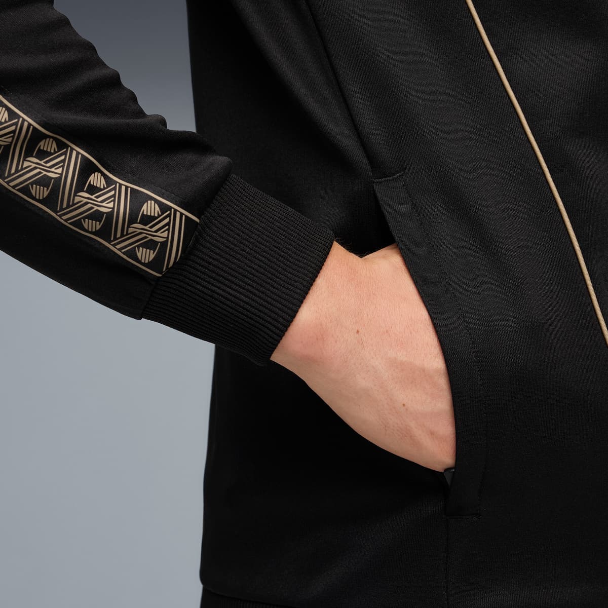 PUMA Portugal KING Anthem Special Edition EusÃ©bio jack voor Heren, Zwart/Goud, Maat M thumbnail 6