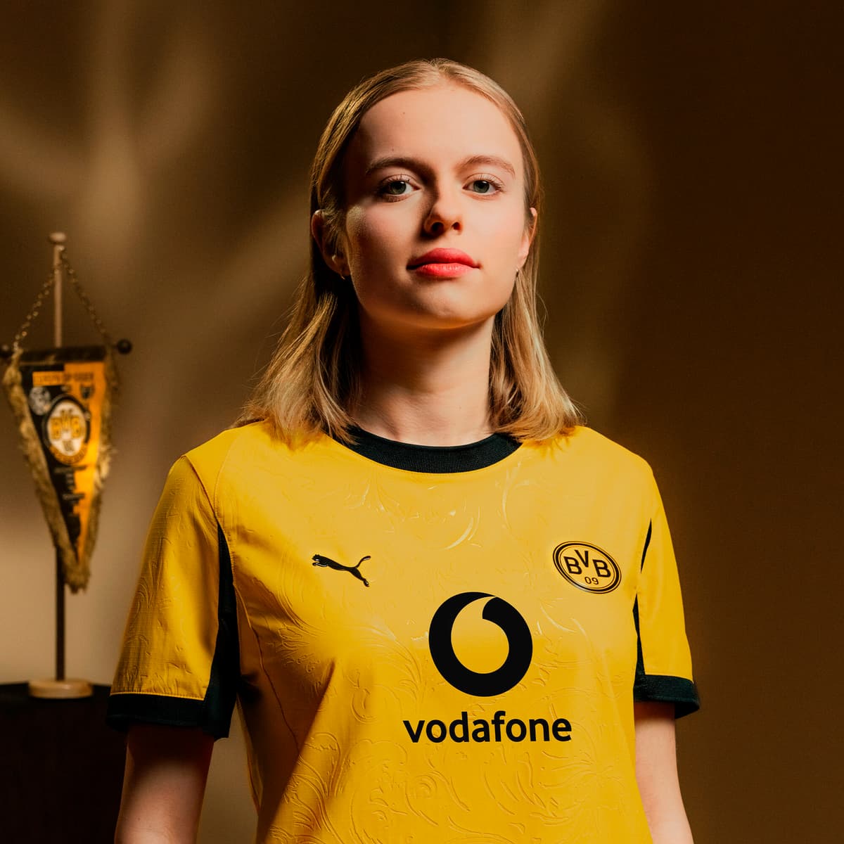 PUMA Borussia Dortmund 25/26 Cup voetbalshirt voor Dames, Zwart/Geel, Maat M thumbnail 2