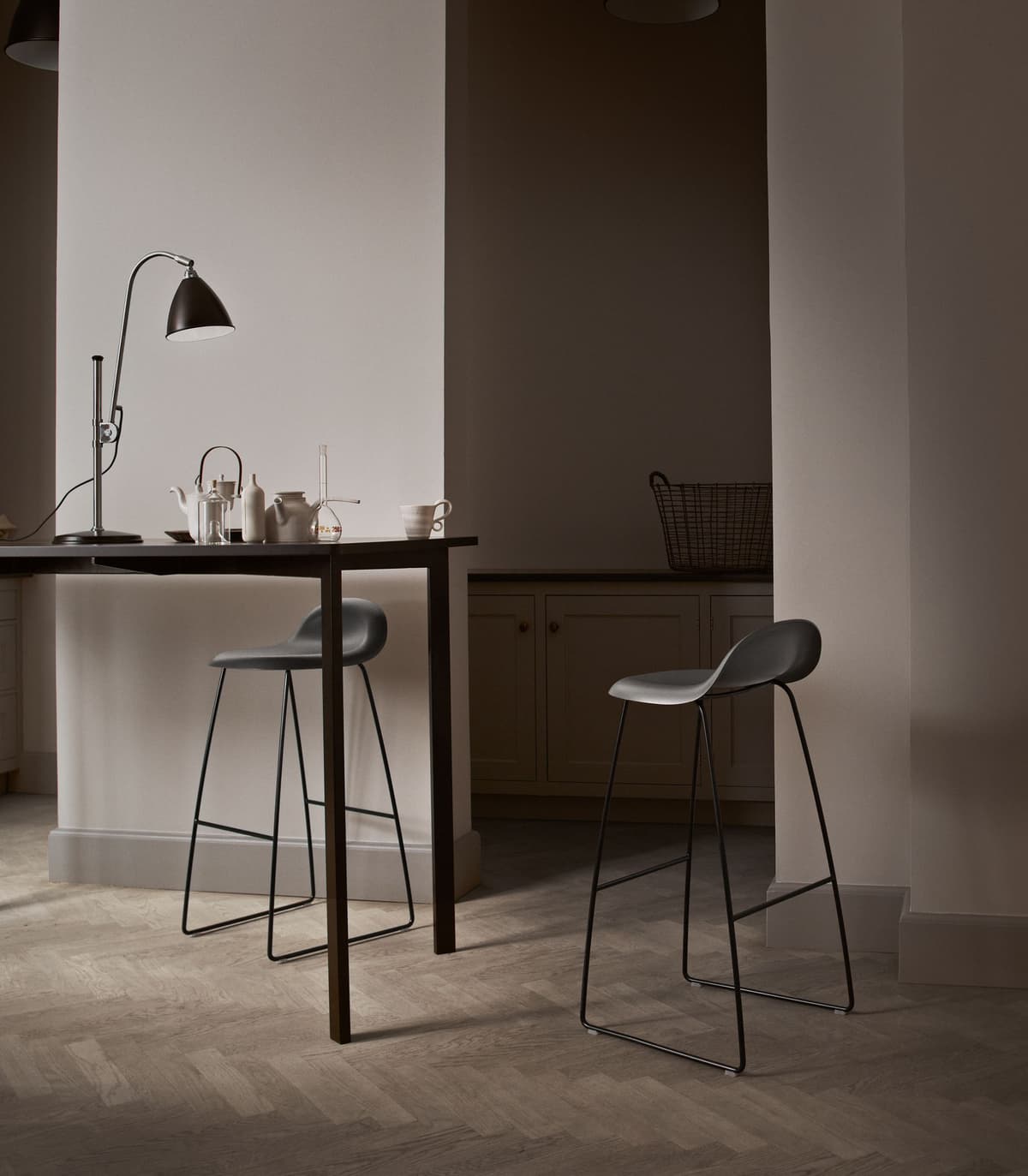 Gubi Gubi 3D Barkruk HiRek Met Gebeitst Zwart Onderstel Zwart thumbnail 3