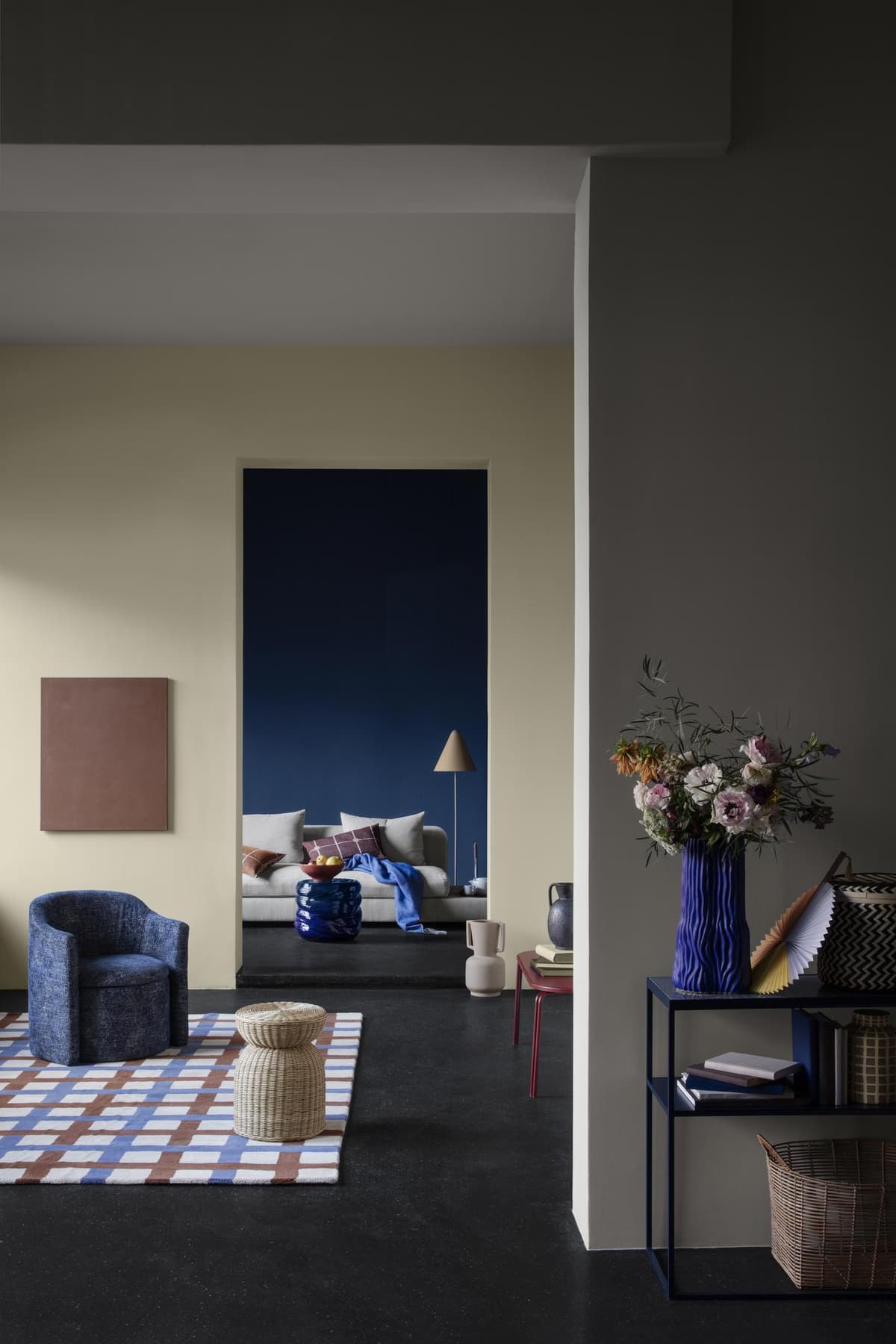 Broste Copenhagen Magny Vaas Medium Dark Blue thumbnail 2