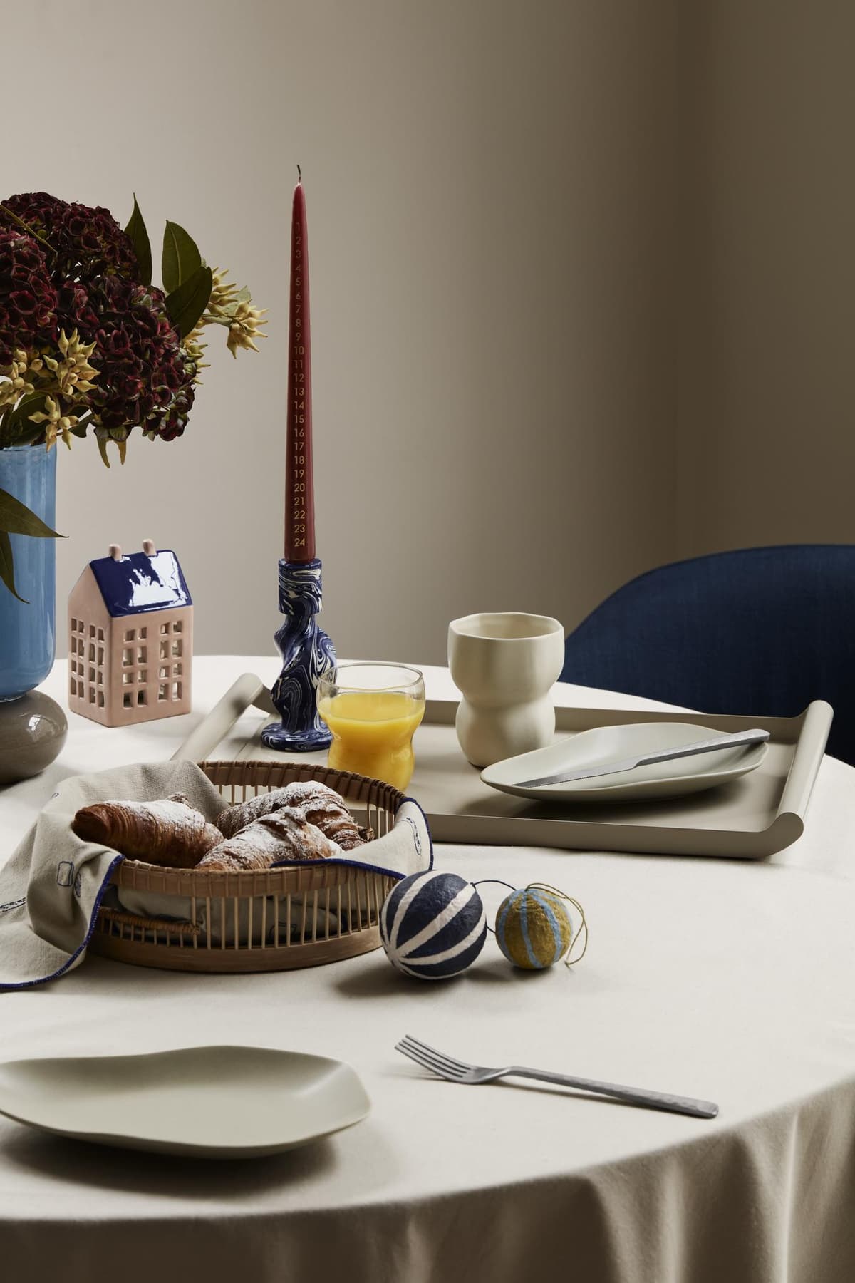 Broste Copenhagen Twist Kandelaar Intense Blue thumbnail 2