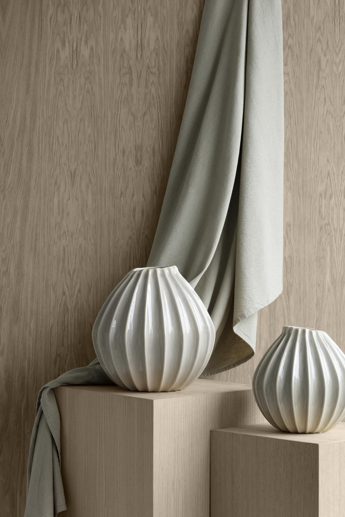 Broste Copenhagen Wide Vaas Large Rainy Day Grey thumbnail 2