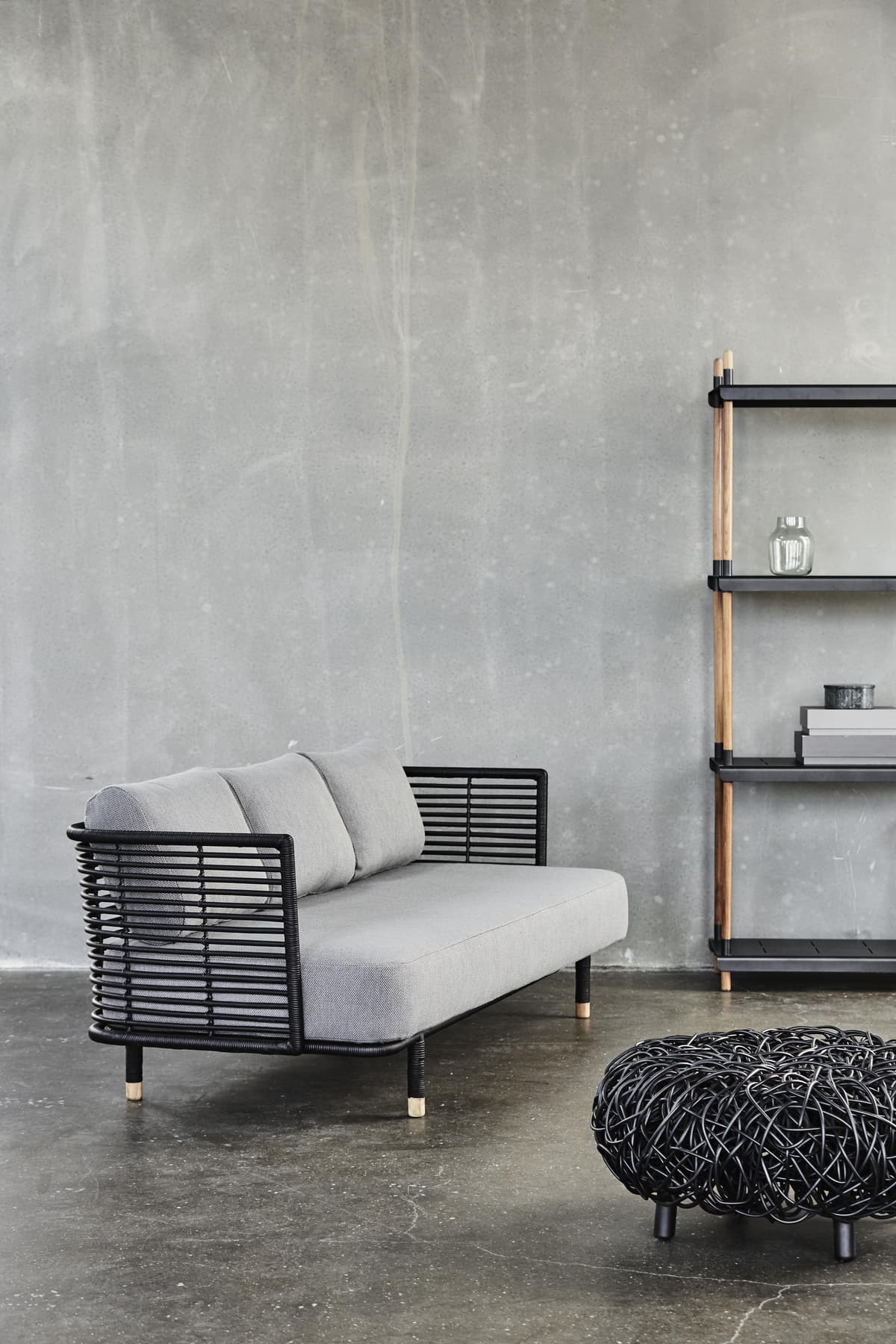 Cane-Line Loop Rattan HockerØ74 Naturel thumbnail 2