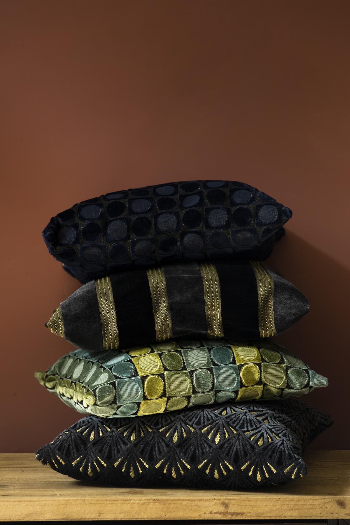 Dutchbone Daisy Kussen 45x45 Goud thumbnail 2