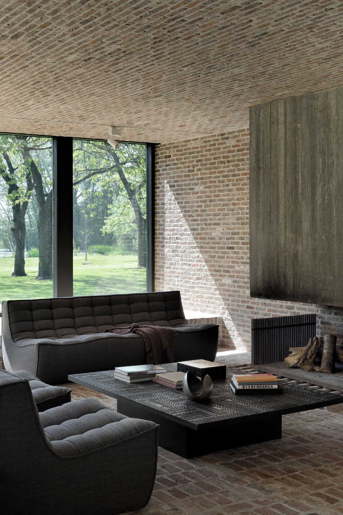 Ethnicraft Ancestors Tabwa Salontafel 170x120 thumbnail 2