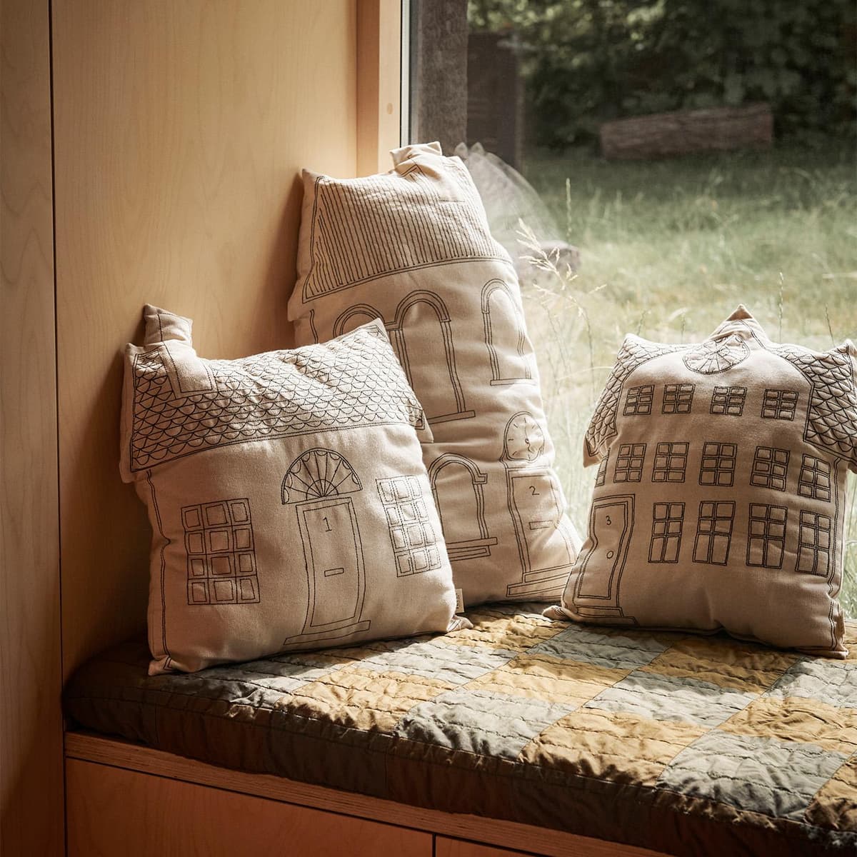 Ferm Living Abode Kussen 45x45 Windows thumbnail 2