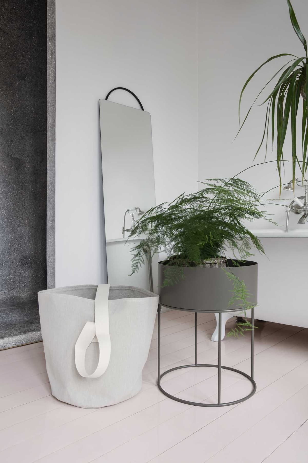 Ferm Living Adorn Full Size Spiegel Brass thumbnail 4