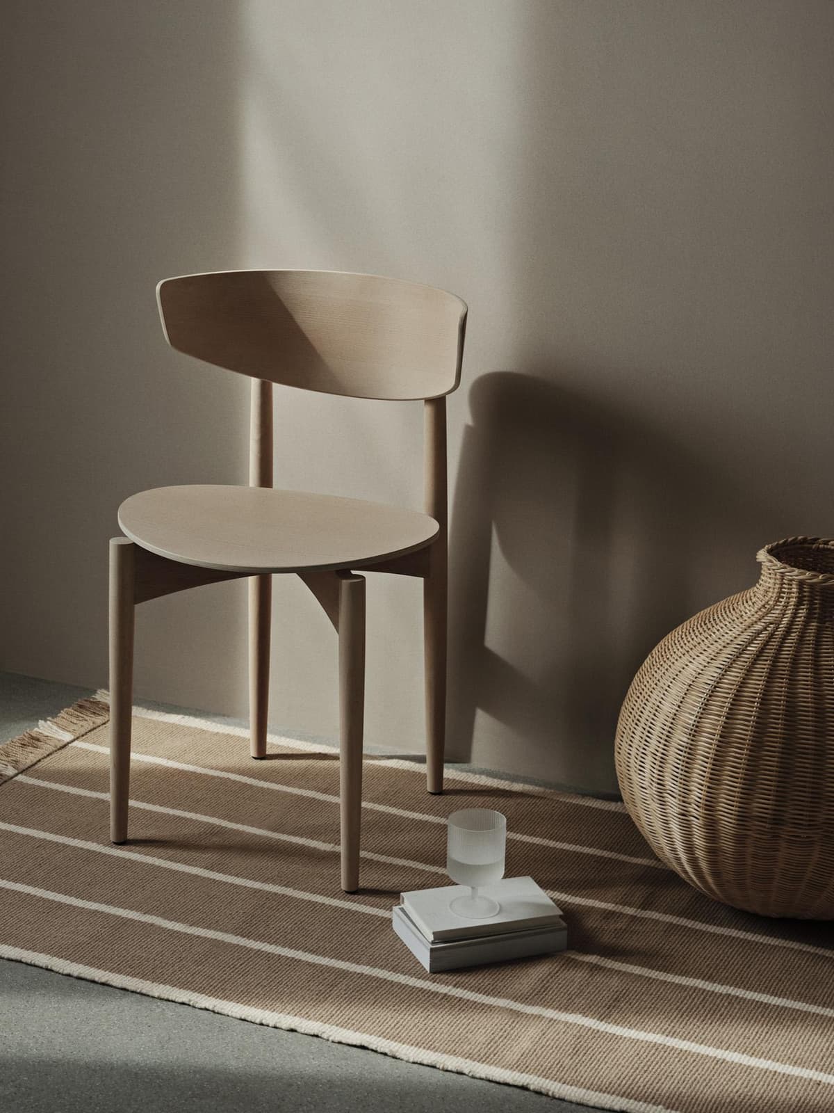 Ferm Living Bola Braided Vloer Vaas thumbnail 3