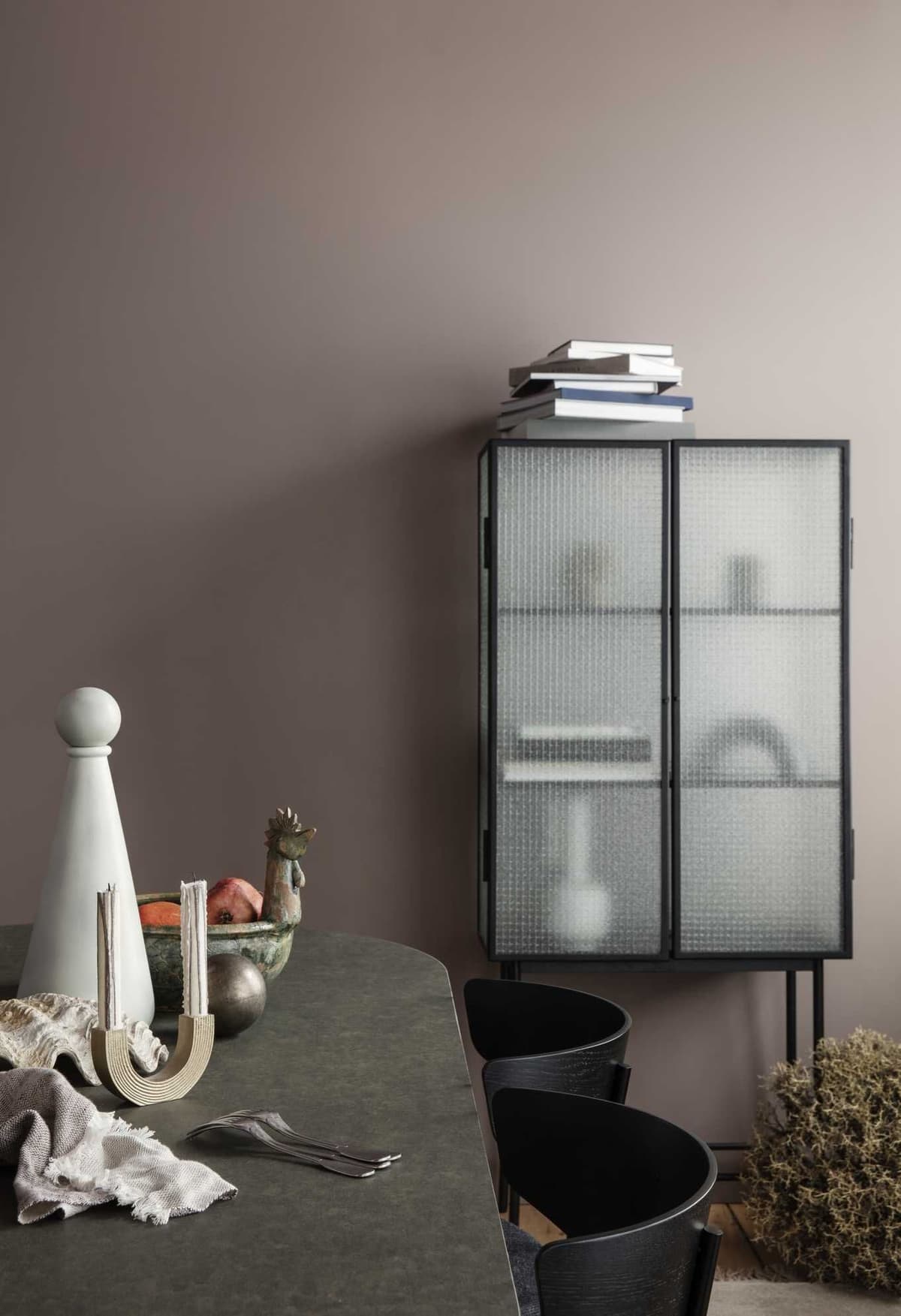 Ferm Living Haze Vitrinekast Reeded Glas Zwart thumbnail 3