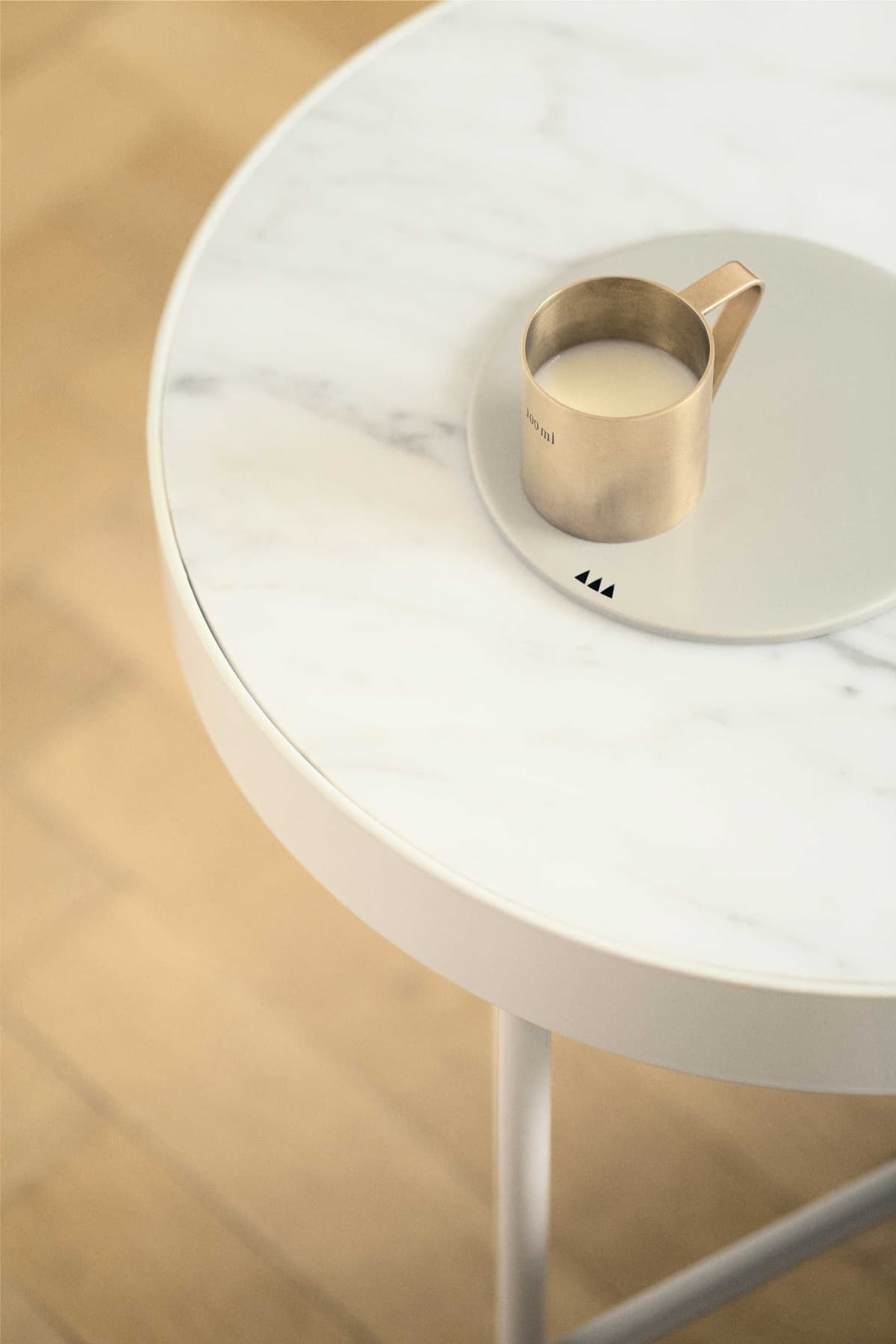 Ferm Living Marble Bijzettafel Medium Zwart 40 thumbnail 2