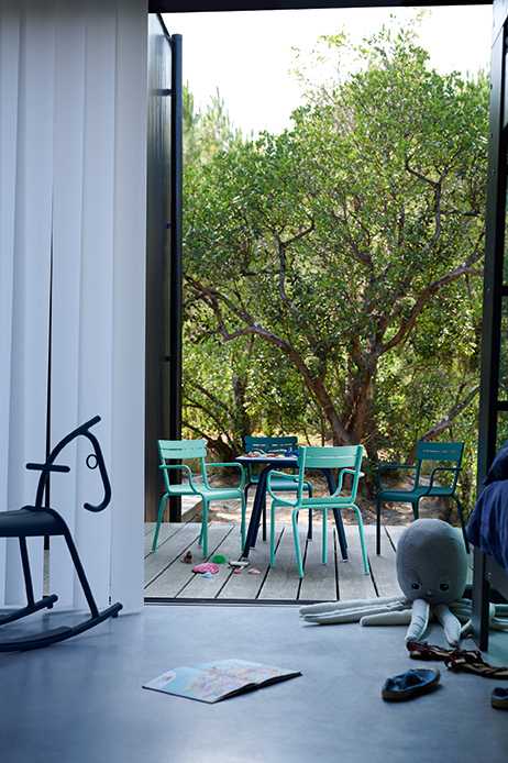 Fermob Luxembourg Tuintafel Vierpoot 80x80 Deep Blue thumbnail 4