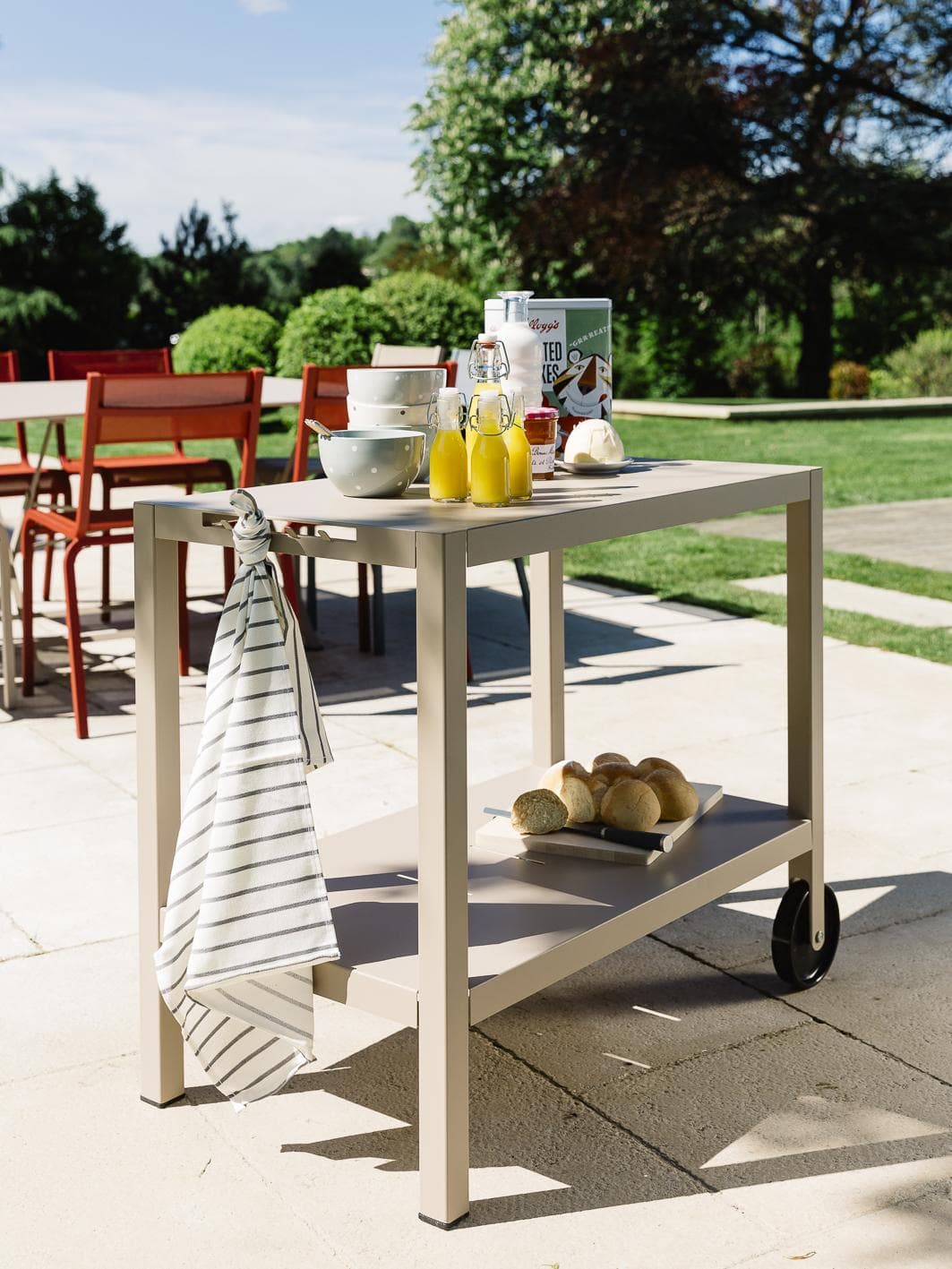 Fermob Quiberon Trolley Chili thumbnail 4