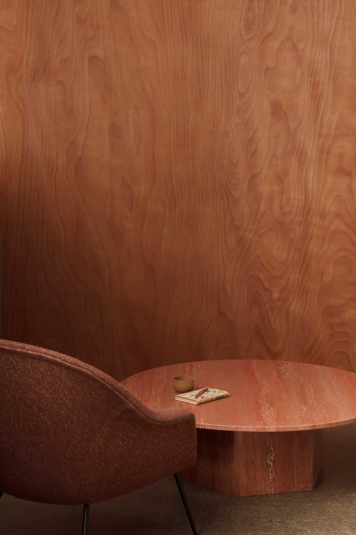 Gubi Epic SalontafelØ60 Neutral White Travertine thumbnail 4