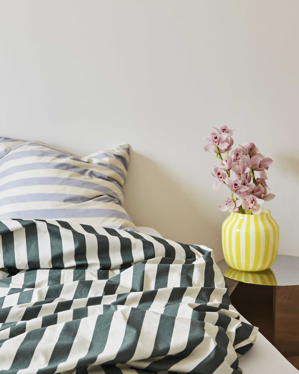 Hay Juice Wide Vaas Yellow thumbnail 4