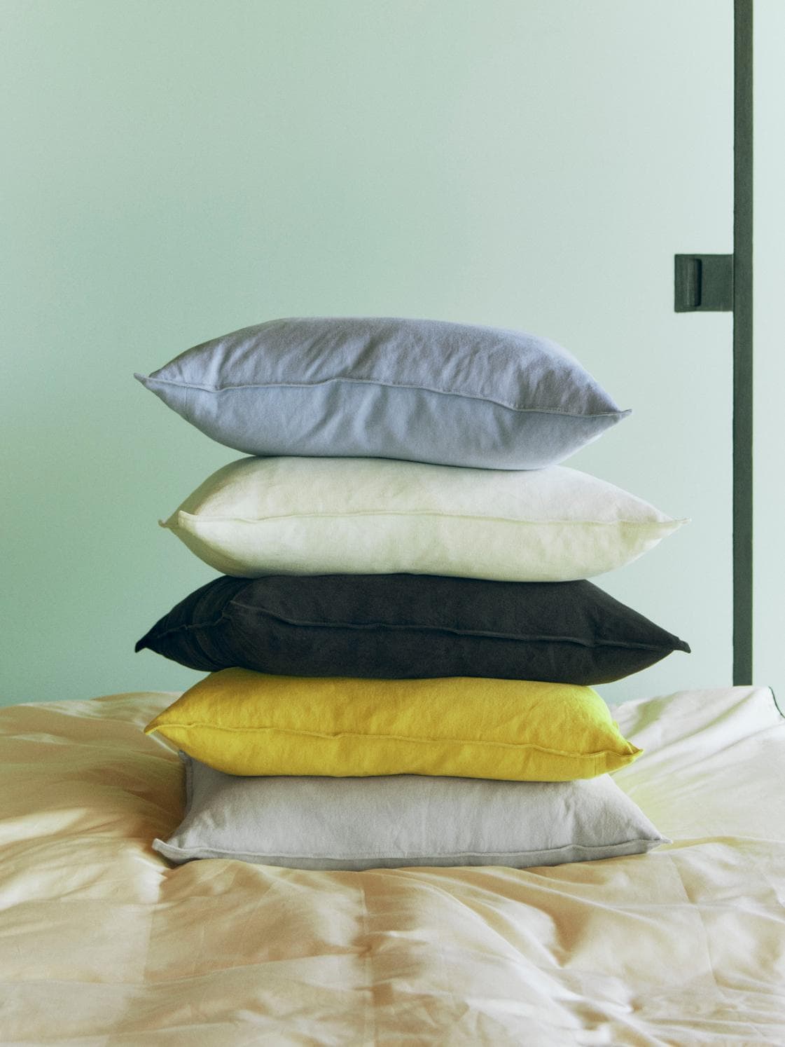 Hay Linnen Kussen 60x60 Cream thumbnail 2