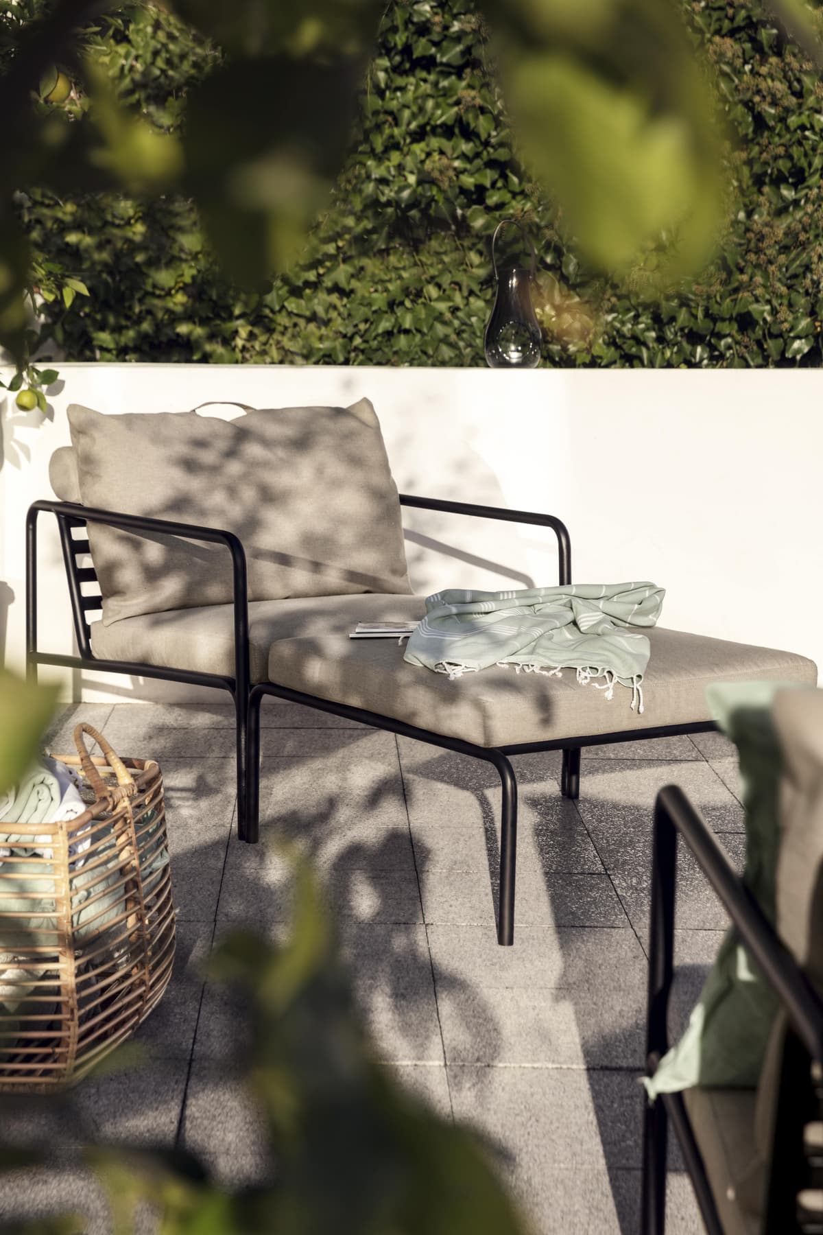 Houe Avon Ottoman Voetenbank Frame Zwart Stof Ash thumbnail 2