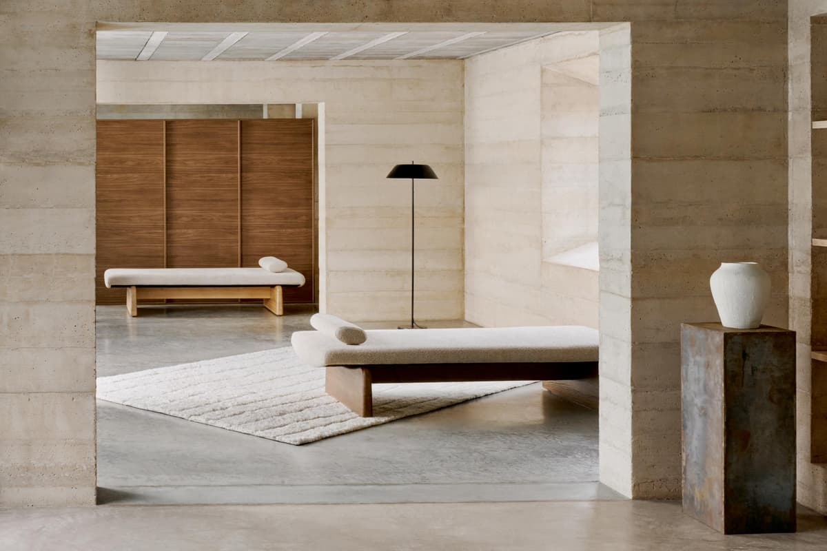 Kave Home Topaz Daybed Donker Essenhout Biege Chenille thumbnail 3