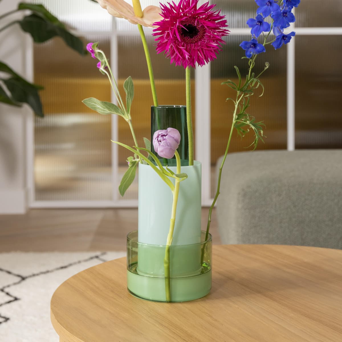 &klevering Amphi Vaas Large Milky thumbnail 2