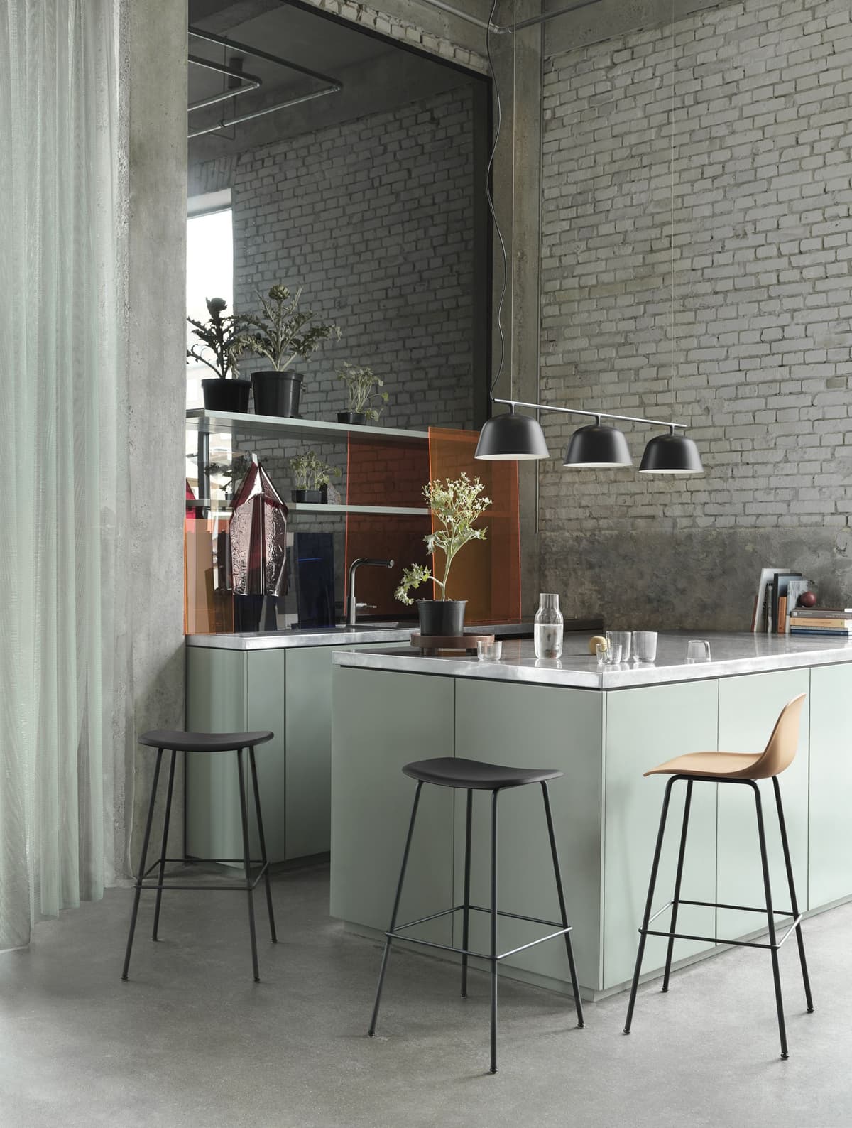 Muuto Fiber Tube Barkruk 75cm Grijs thumbnail 3