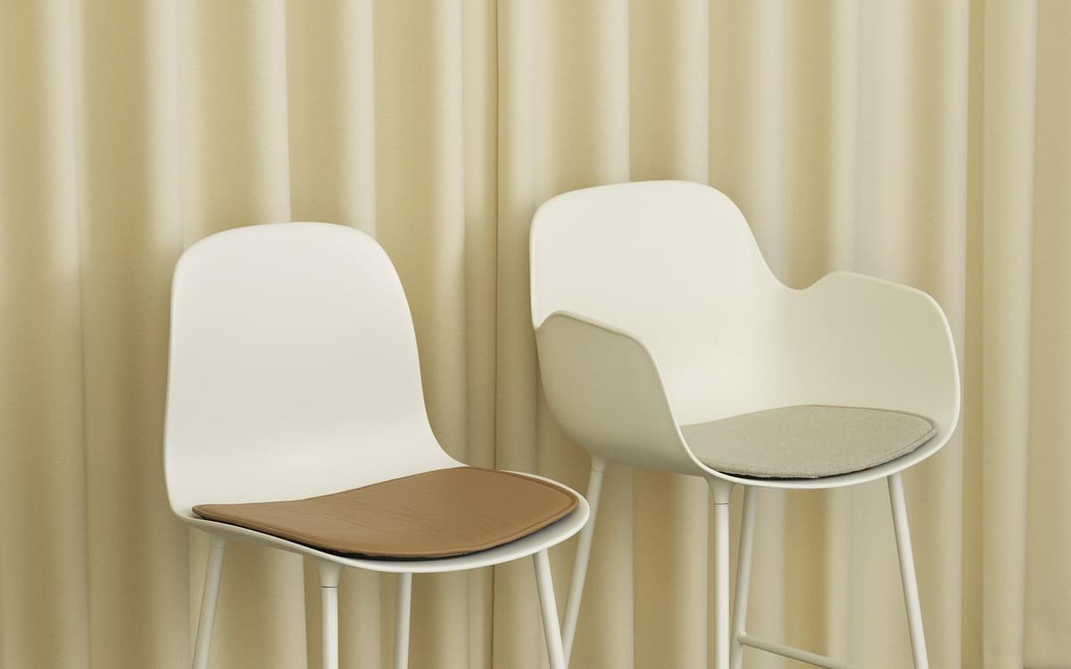 Normann Copenhagen Form Zitkussen Leder Wit thumbnail 3