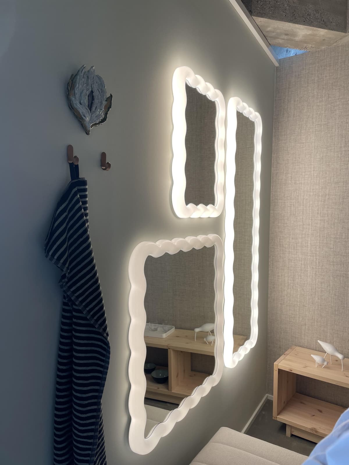 Normann Copenhagen Illu Spiegel Met LED Verlichting 65x50 thumbnail 3