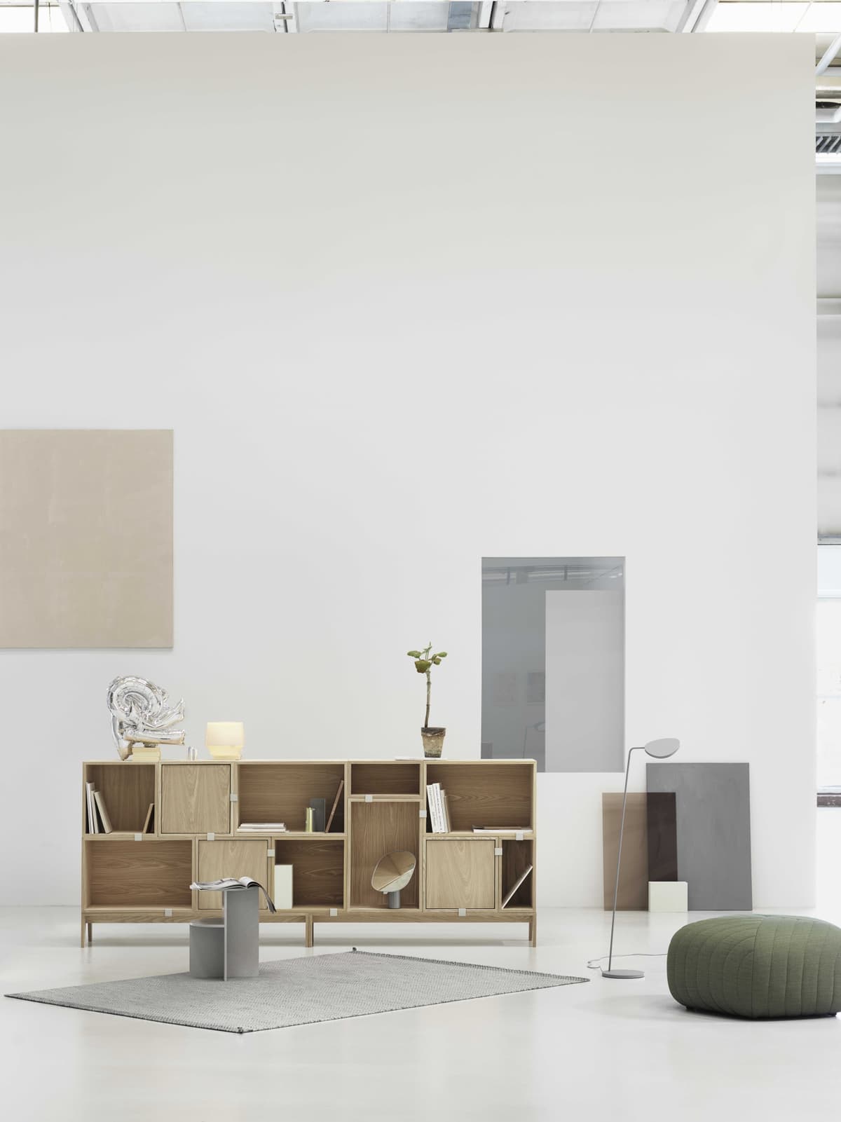 Muuto Stacked 2.0 Kast Met Backboard Medium Lichtgrijs thumbnail 3