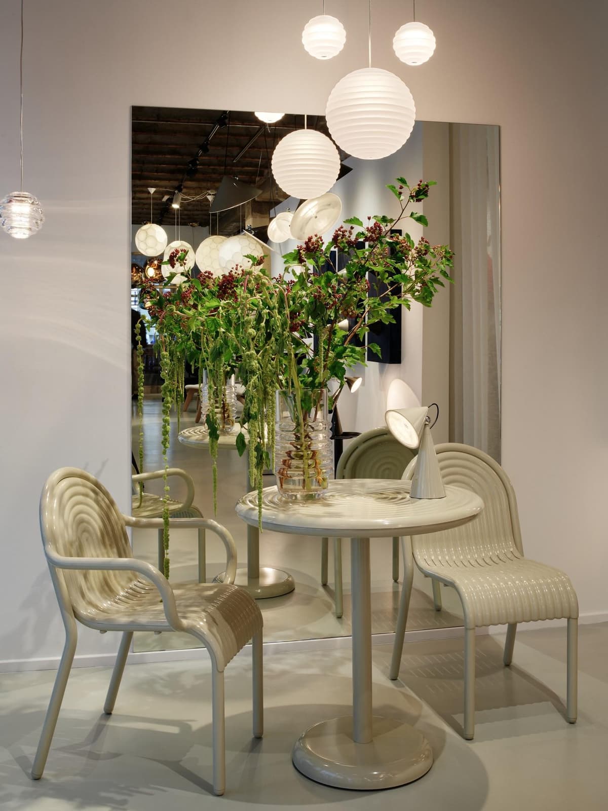 Tom Dixon Groove Round TuintafelØ69,7 Putty thumbnail 2